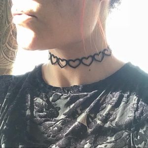 Heart Cutout Choker Necklace